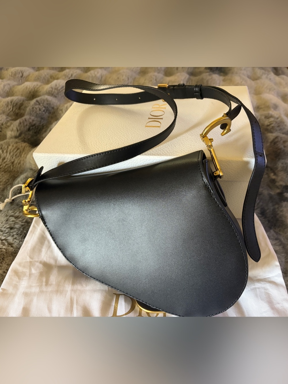 Dior Black Leather Saddle Crossbody w/Gold 'D'Charm check pictures read messages - Picture 4 of 15